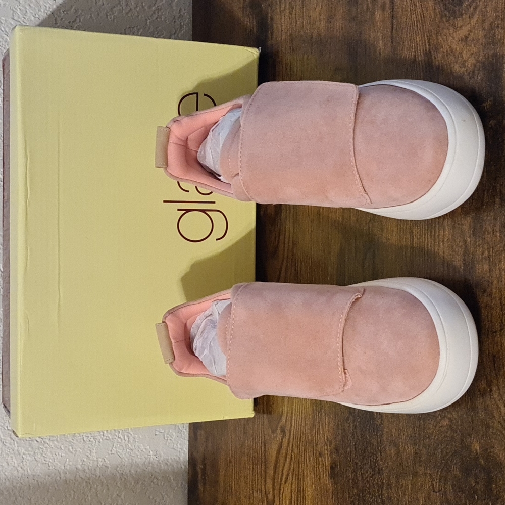 🥿🥿Glaze Women's Top Strap Fashion Sneakers | Size: 5.5 | Color: Mauve | NWOT